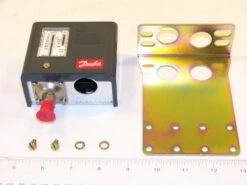 Danfoss 060-5237 - 6"-73# 2-SPST Auto 1/4"Flare