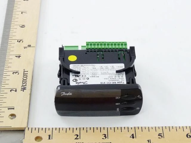 Danfoss 084B8520 - AK-CC210 230V TempController 1 Danfoss 084B8520 - AK-CC210 230V TempController